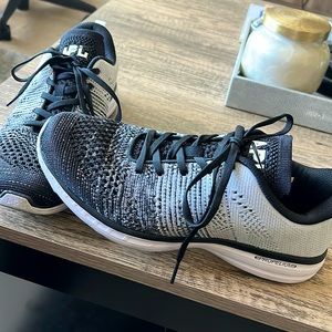 APL Women’s TechLoom Pro (Heather Grey/Black). Women’s size 10.